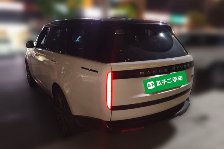 Used Land Rover Range Rover 2023 3.0 L6 400 PS Prestige Seven-Seater Extended Version
