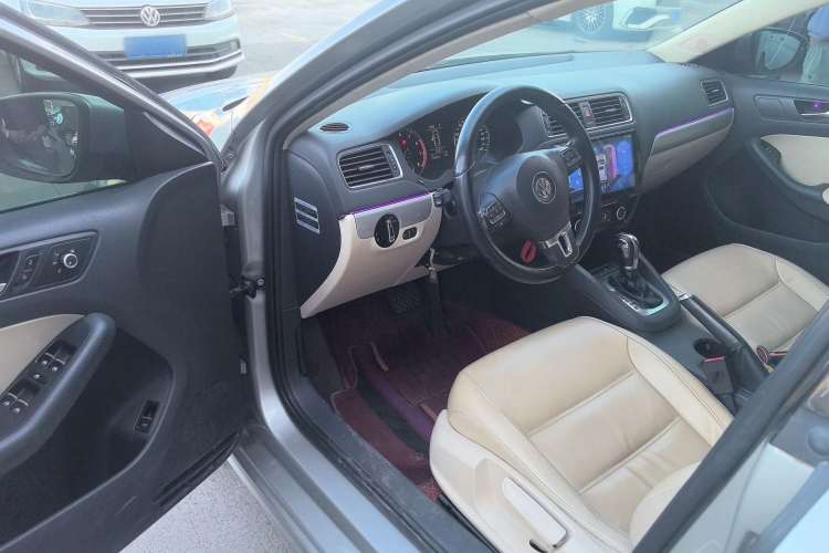 Used Volkswagen Sagitar 2012 1.4TSI Automatic Luxury Edition