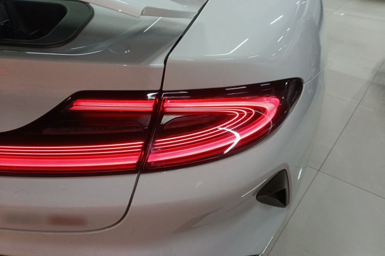 Used Xiaomi Auto SU7 2024 Four-Wheel Drive Ultra-Long Range Advanced Intelligent Driving Max Edition