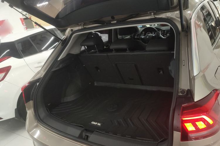 Used Volkswagen T-ROC 2020 230TSI DSG Two-Wheel Drive Advanced Version Trunk