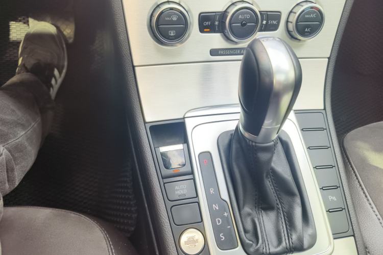 Used Volkswagen Magotan 2015 Travel Edition 2.0 TSI Comfort Version Gear Lever