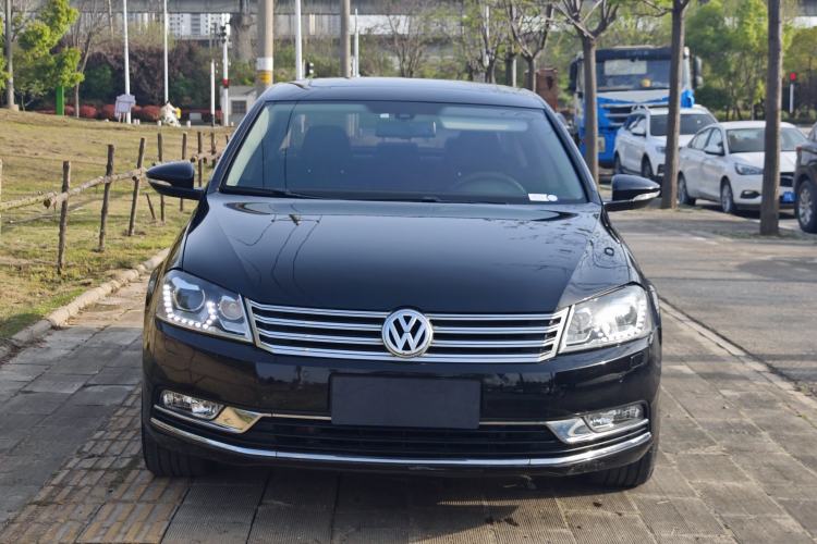 Used Volkswagen Magotan 2016 1.8TSI Luxury Comfort Model Exterior 6