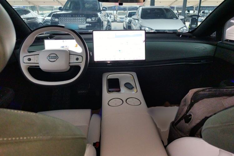 Used Nissan N7 2025 510 Pro Center Console