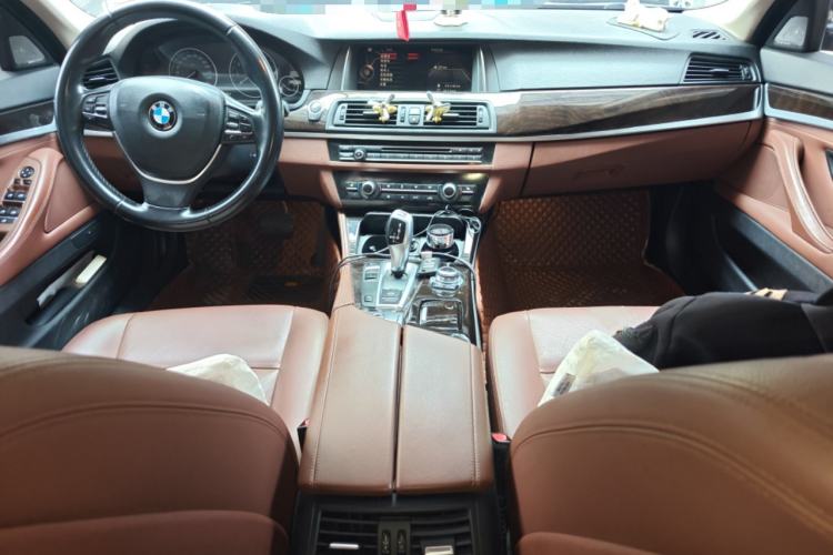 Used BMW 5 Series 2017 525Li Leading Model
