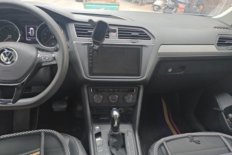 Used Volkswagen Tiguan L 2021 280TSI Automatic Two-Wheel Drive Comfort Edition – Low-Trim Version
