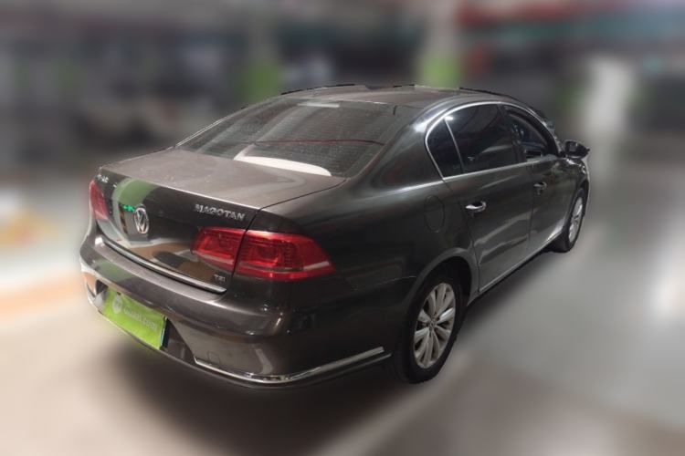 Used Volkswagen Magotan 2015 Revised Version 2.0 TSI Luxury Edition Rear Right 45 Deg