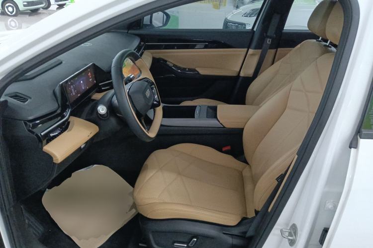 Used Geely Galaxy L6 2024 125km PLUS Dragon Edition Left Front Seat