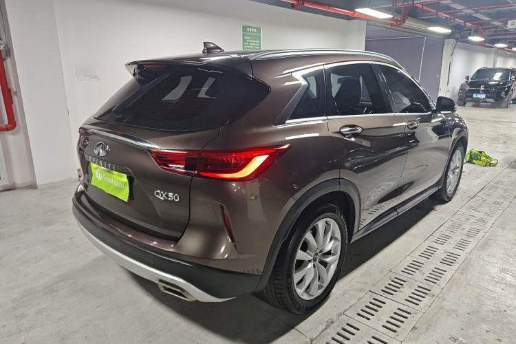 Used Infiniti QX50 2018 2.0T Four-Wheel Drive Elite Edition Rear Right 45 Deg