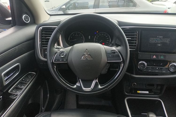 Used Mitsubishi Outlander 2020 2.0L Two-Wheel Drive Enjoyment Version 5 Seats