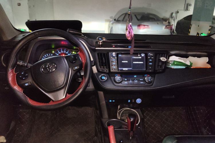 Used Toyota RAV4 2016 2.0L CVT Two-Wheel Drive Fashion Edition China V Standard