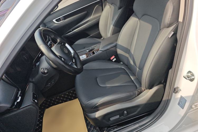 Used Hyundai Mistra 2021 1.8L CVT LUX Premium Edition Left Front Seat