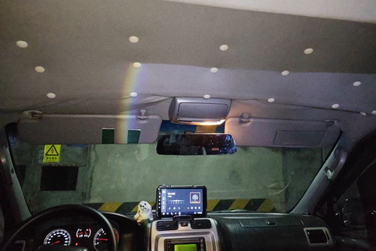 Used Jinbei Grace 2010 2.4L 3rd Generation Zunling Standard Version 9 Seats 9 Seats 4RB2 Headliner