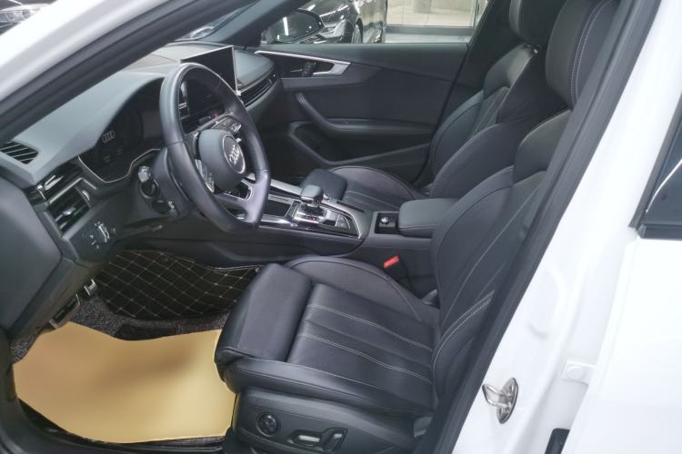 Used Audi A4L 2023 40 TFSI Luxury Dynamic Model