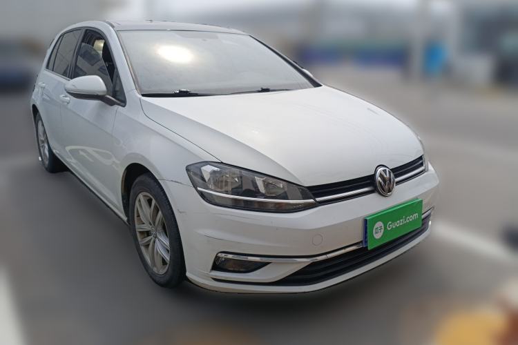 Used Volkswagen Golf 2018 230TSI Automatic Comfort Model Front Right 45 Deg