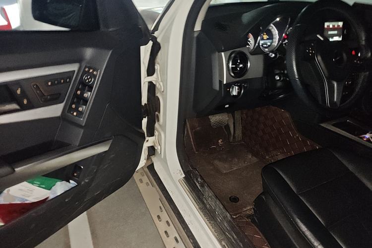 Used Mercedes-Benz GLK-Class 2013 GLK 300 4MATIC Dynamic Sunroof Model
