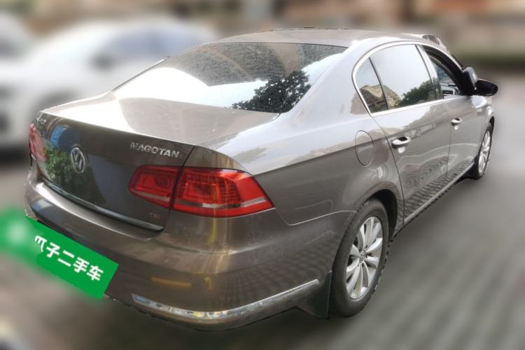 Used Volkswagen Magotan 2015 Facelift 1.8TSI Luxury Model Rear Right 45 Deg