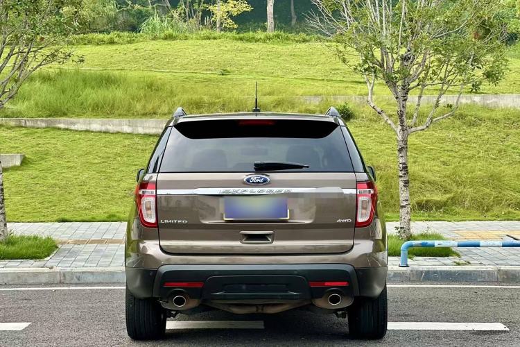 Used Ford Explorer 2013 3.5L Deluxe Model
