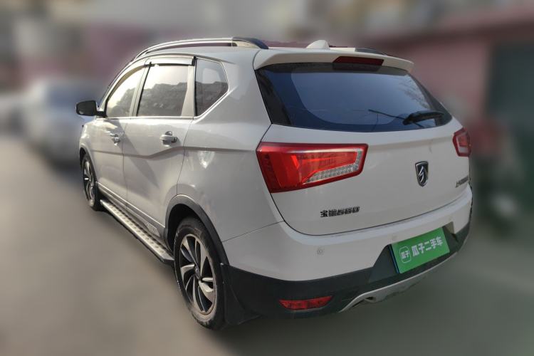 Used Baojun 560 2015 1.8L manual luxury version
