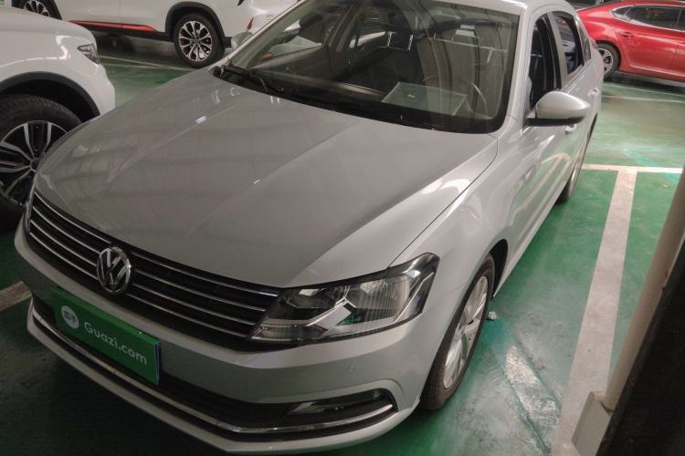 Used Volkswagen Lavida 2015 1.6L Manual Comfort Edition