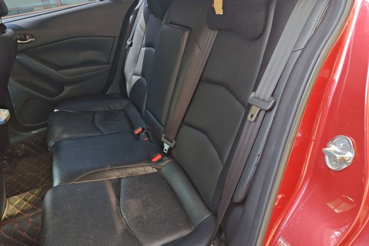 Used Mazda 3 Axela 2016 Sedan 1.5L Automatic Luxury Model