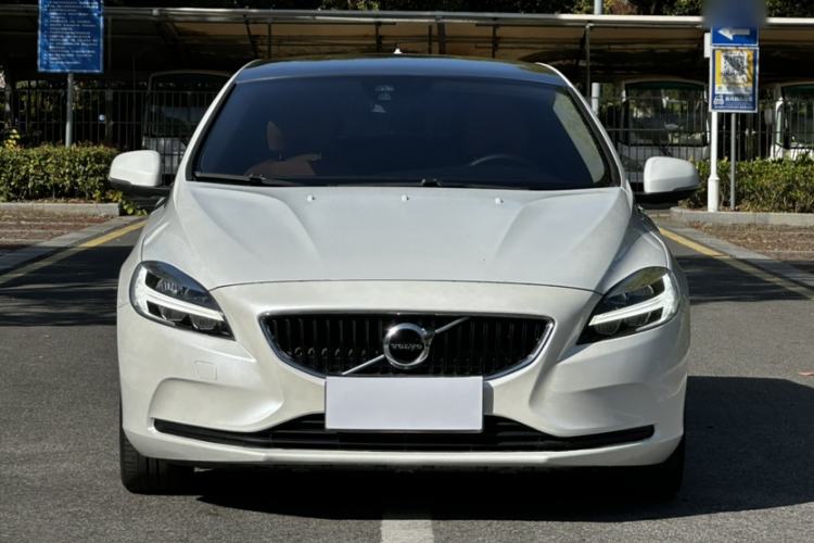 Used Volvo V40 2017 T3 Zhiyi Edition