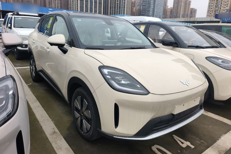 Used Wuling Bingo S 2025 Model 325km Deluxe Edition Front Right 45 Deg