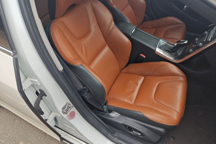 Used Volvo V60 2014 T5 Zhiya Edition