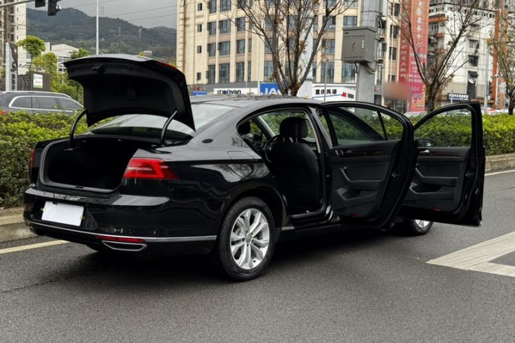 Used Volkswagen Magotan 2018 Facelift 330TSI DSG Luxury Model Exterior 5