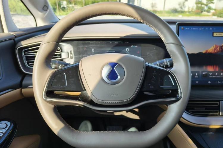 Used Denza D9 2022 EV 600 Four-Wheel Drive Prestige Model