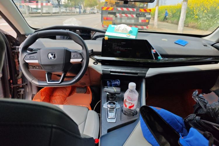 Used CHANGAN UNI-V iDD 2023 ZhiDian iDD 1.5T 113km Smart & Fun Version