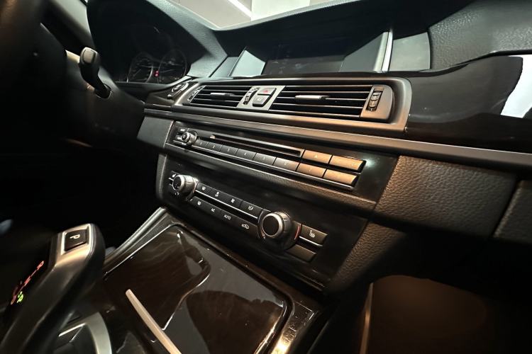 Used BMW 5 Series 2014 525Li Leading Model