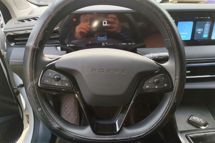 Used Roewe i5 2023 1.5L Manual Comfort Edition
