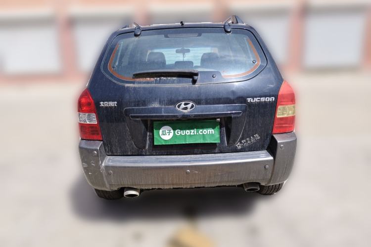 Used Hyundai Tucson 2009 2.0L Automatic Two-Wheel Drive with Sunroof Rear