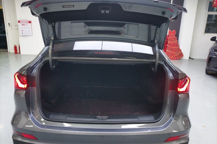 Used Roewe i5 2026 Model 1.5L Manual Comfort Version
