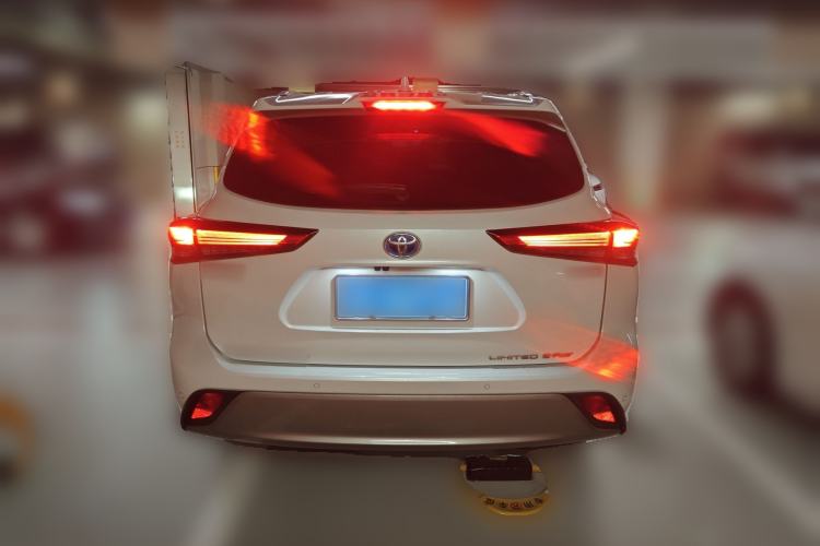 Used Toyota Highlander 2022 Dual-Engine 2.5L Four-Wheel Drive Supreme Edition 7-Seater Rear