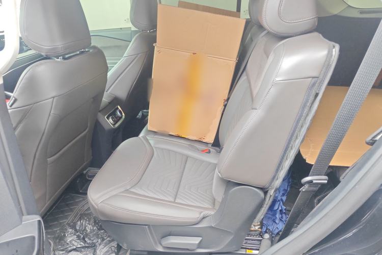 Used Ford Explorer 2024 2.3T EcoBoost Four-Wheel Drive Titanium Edition 7 Seats Left Rear Seat