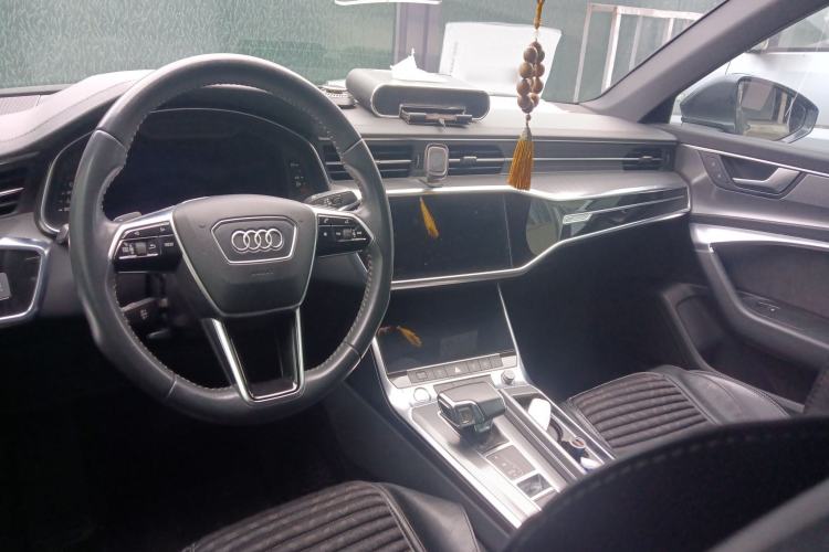 Used Audi A6L 2019 40 TFSI Luxury Dynamic Model Center Console