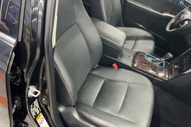 Used Toyota Camry 2016 2.0G 10th Anniversary Leading Edition
