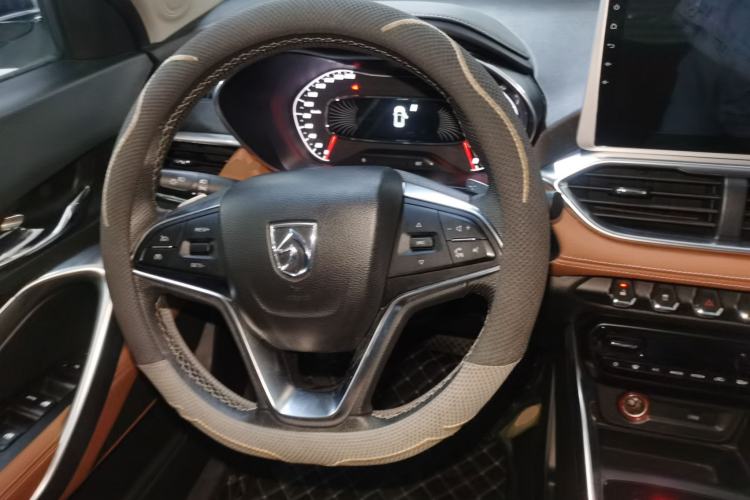 Used Baojun 510 2017 1.5L Automatic Luxury Model Steering Wheel