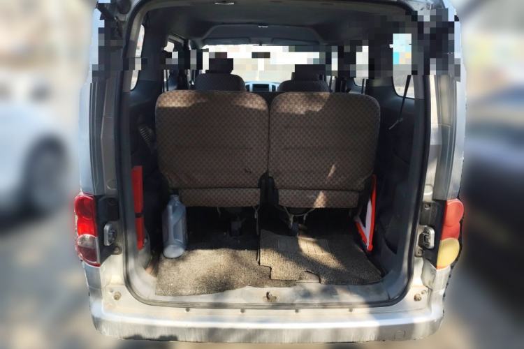 Used Nissan NV200 2011 1.6L 232 Seats Zunya Trim Trunk