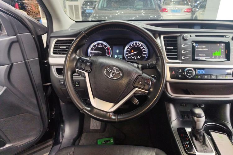 Used Toyota Highlander 2017 2.0T Four-Wheel Drive Luxury Edition 7 Seats Steering Wheel
