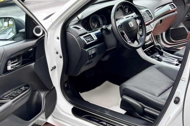 Used Honda Accord 2016 2.0L Elite Edition
