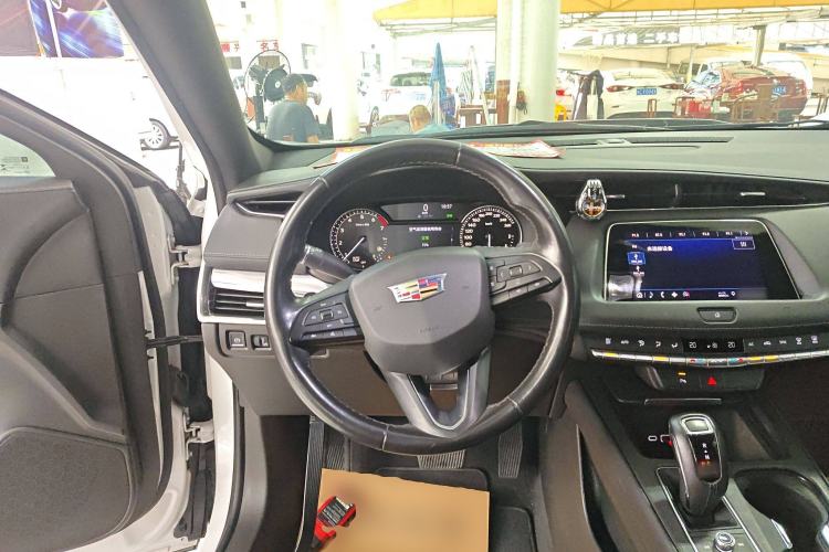 Used Cadillac XT4 2018 28T Two-Wheel Drive Tech Version