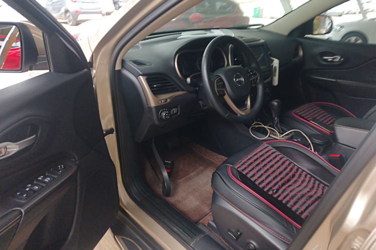 Used Jeep Cherokee 2017 2.0L Superior Edition