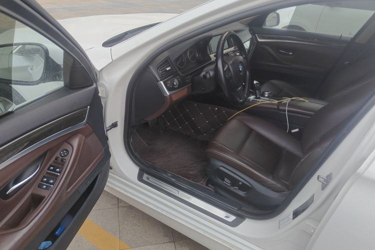 Used BMW 5 Series 2014 525Li Luxury Design Package
