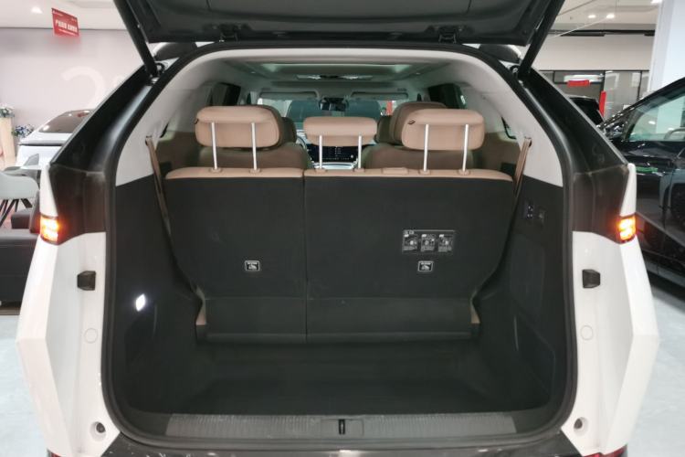 Used XPeng X9 2025 740 Ultra-Long Range Max