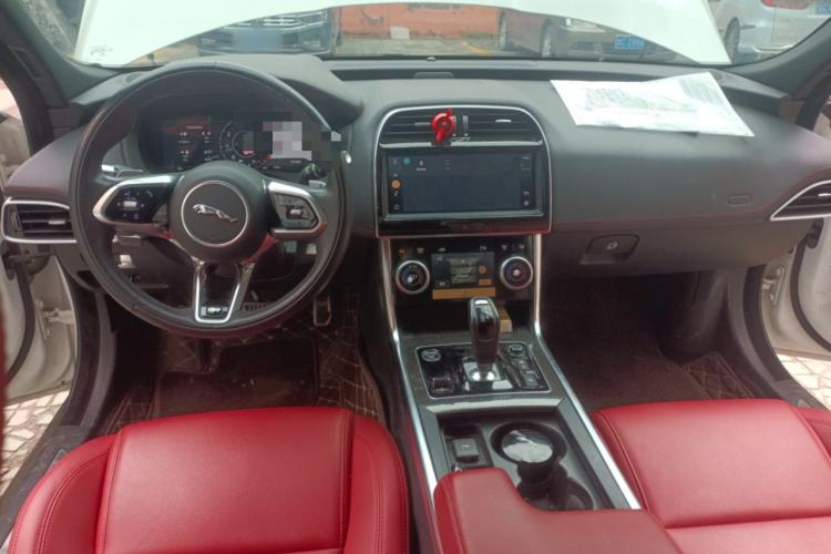 Used Jaguar XEL 2021 2.0T 250 PS Black Edition Sport Version Center Console