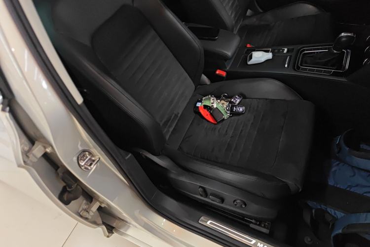 Used Volkswagen Magotan 2019 330TSI DSG Luxury Model China V Standard Right Front Seat