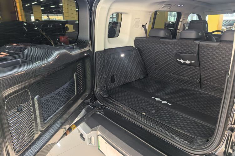 Used Formula Leopard 5 2023 Navigator Edition
