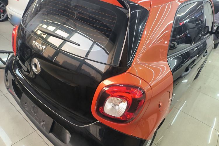Used smart forfour 2016 1.0L 52 kW Dynamic Edition
